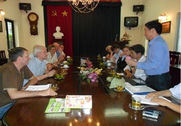 Hợp tác về môi trường và giới thiệu viện